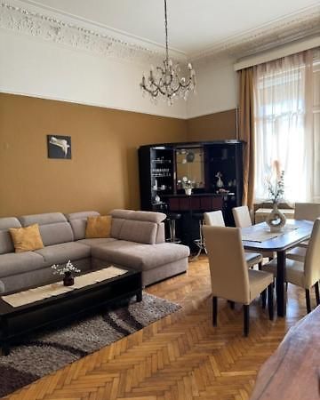 Izabella Home Budapest Extérieur photo