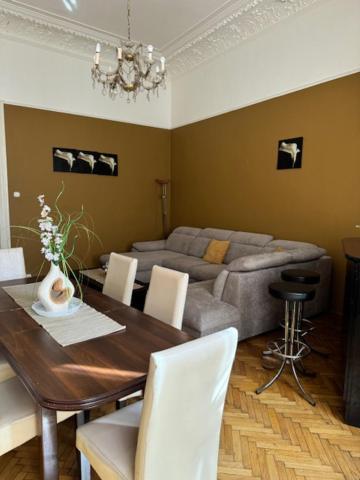 Izabella Home Budapest Extérieur photo