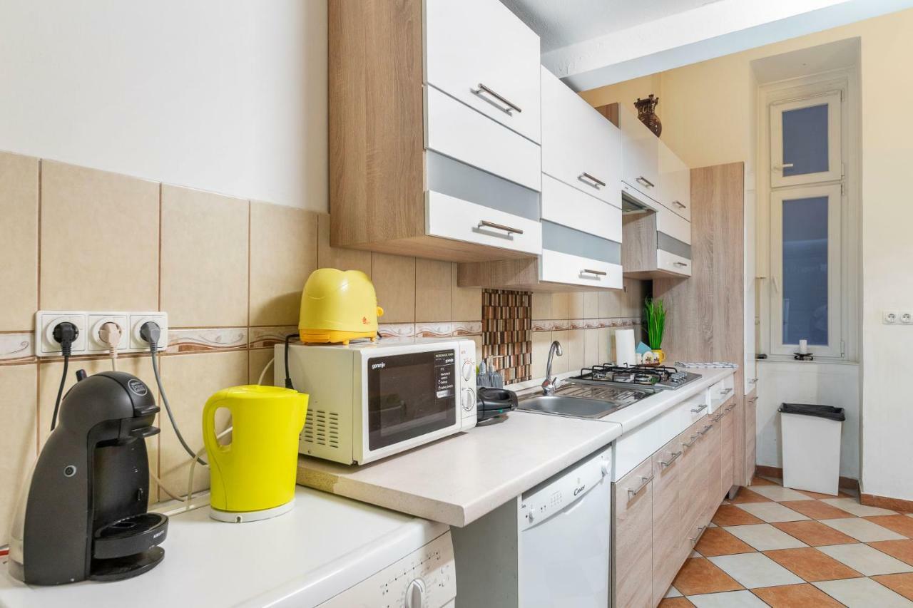 Izabella Home Budapest Extérieur photo