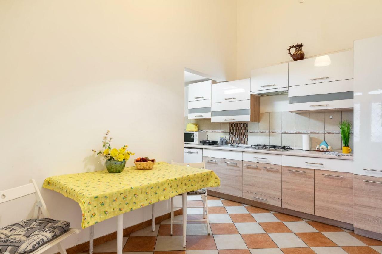 Izabella Home Budapest Extérieur photo