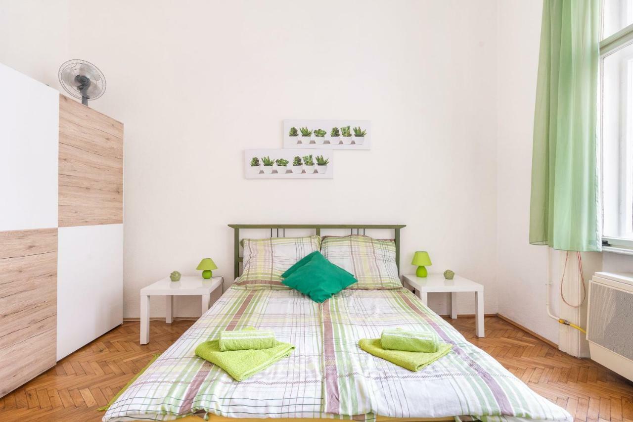 Izabella Home Budapest Extérieur photo