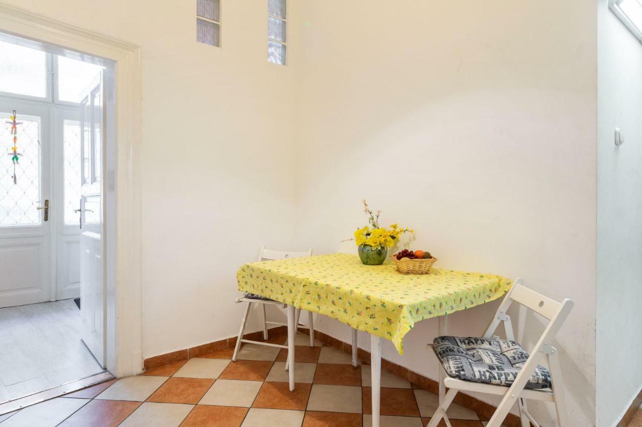 Izabella Home Budapest Extérieur photo