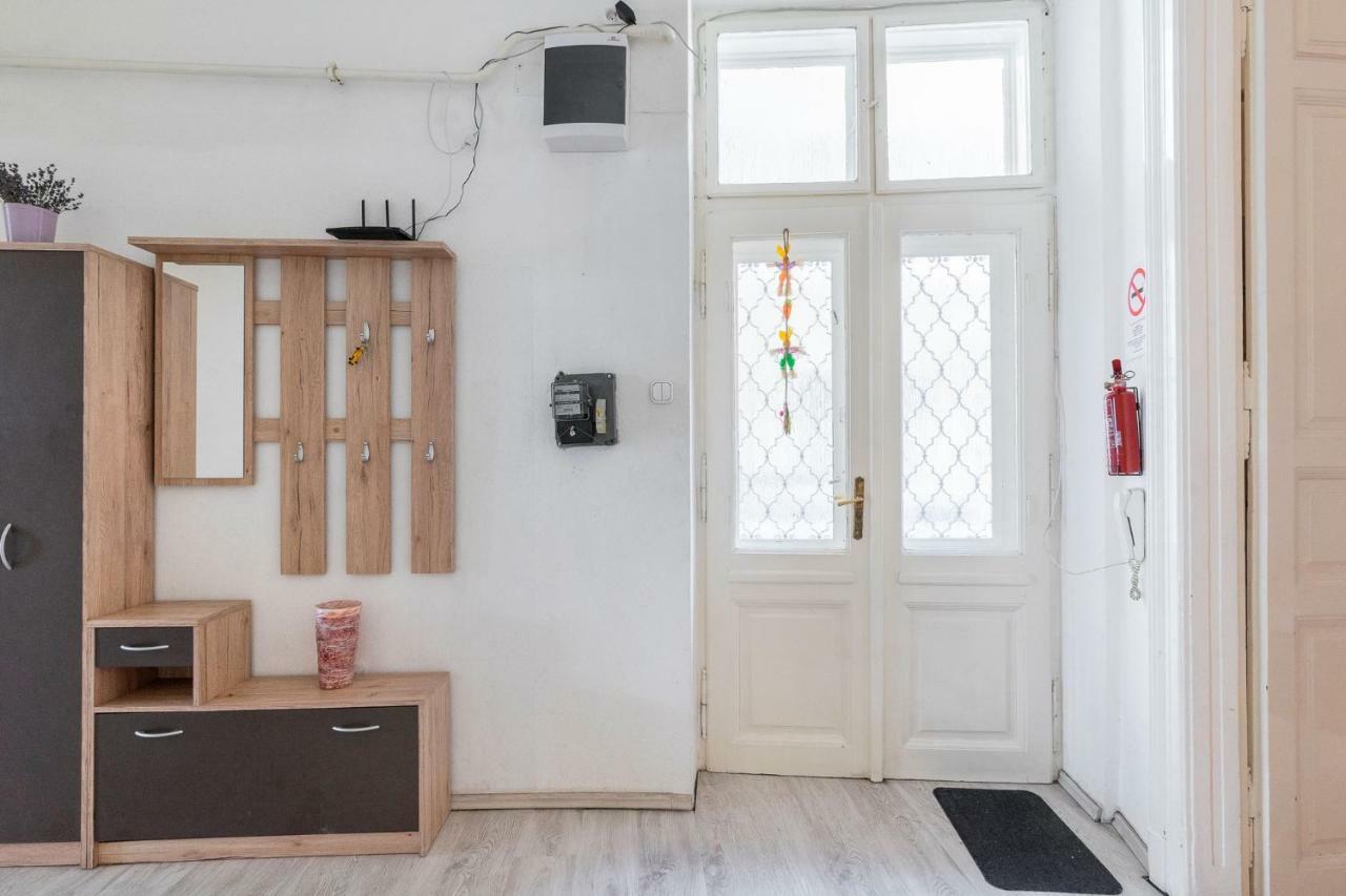 Izabella Home Budapest Extérieur photo