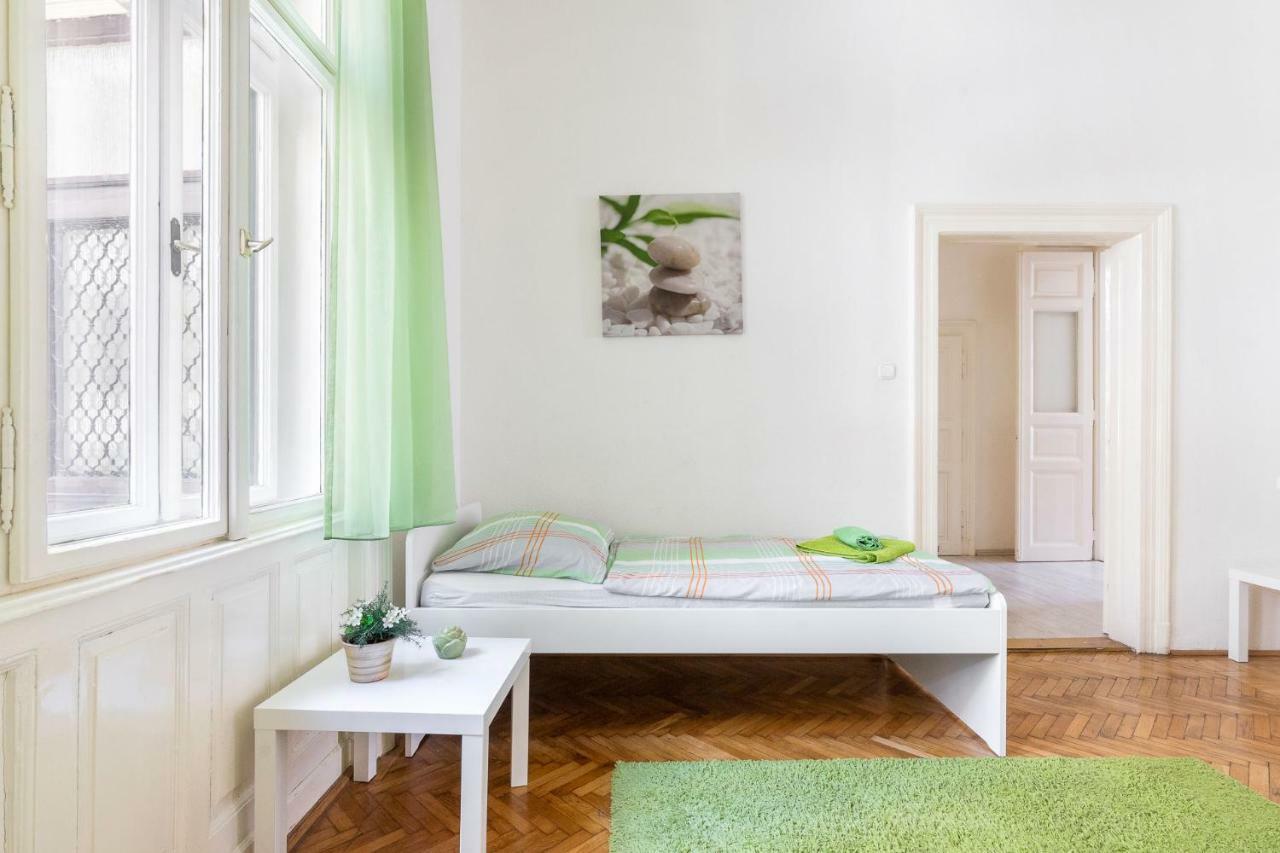 Izabella Home Budapest Extérieur photo