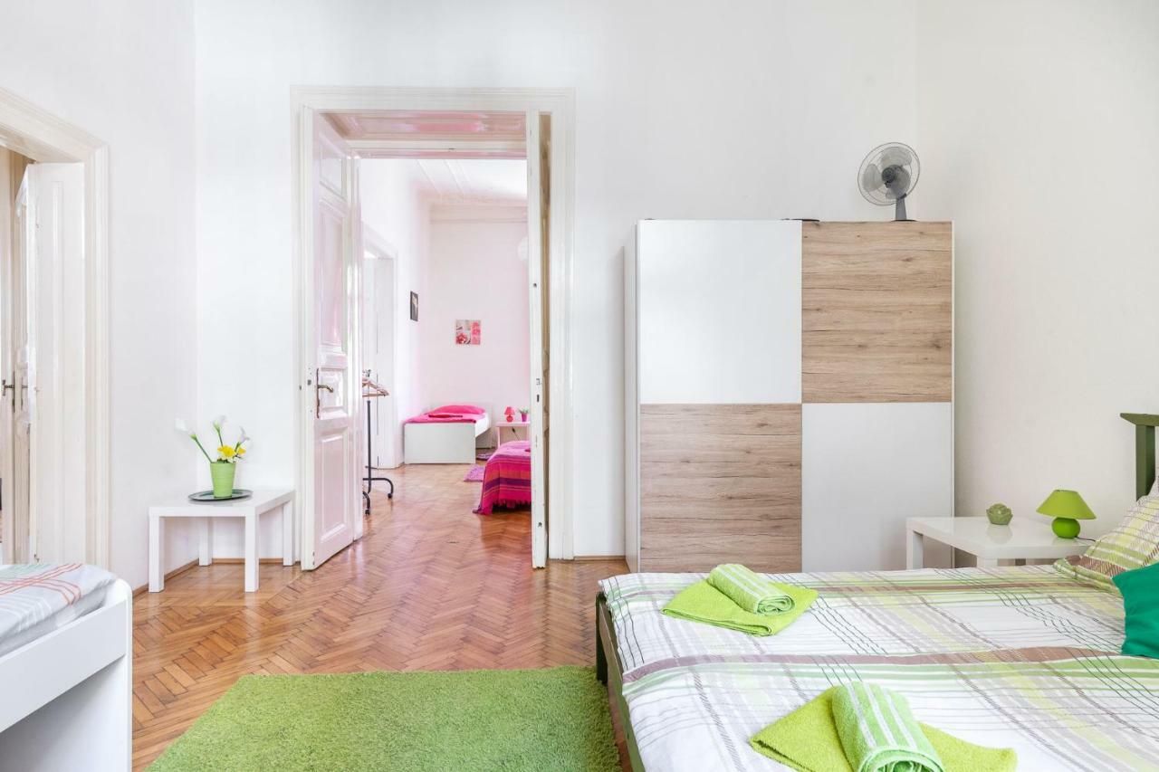 Izabella Home Budapest Extérieur photo