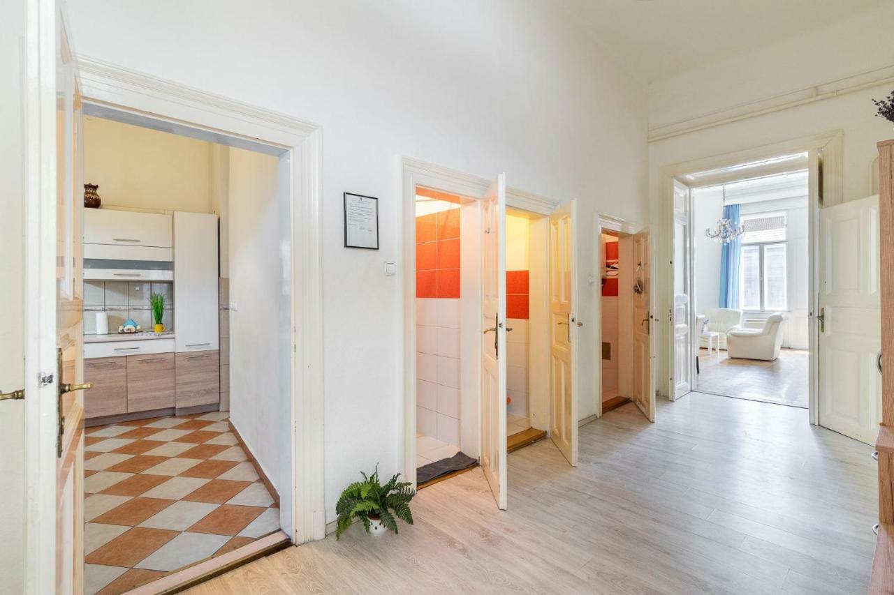 Izabella Home Budapest Extérieur photo